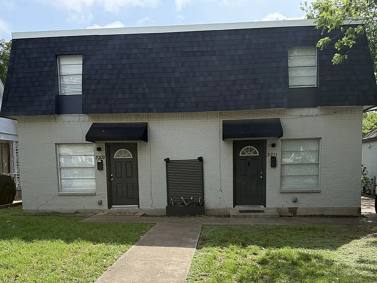 3211 Rogers Ave — Photo 1