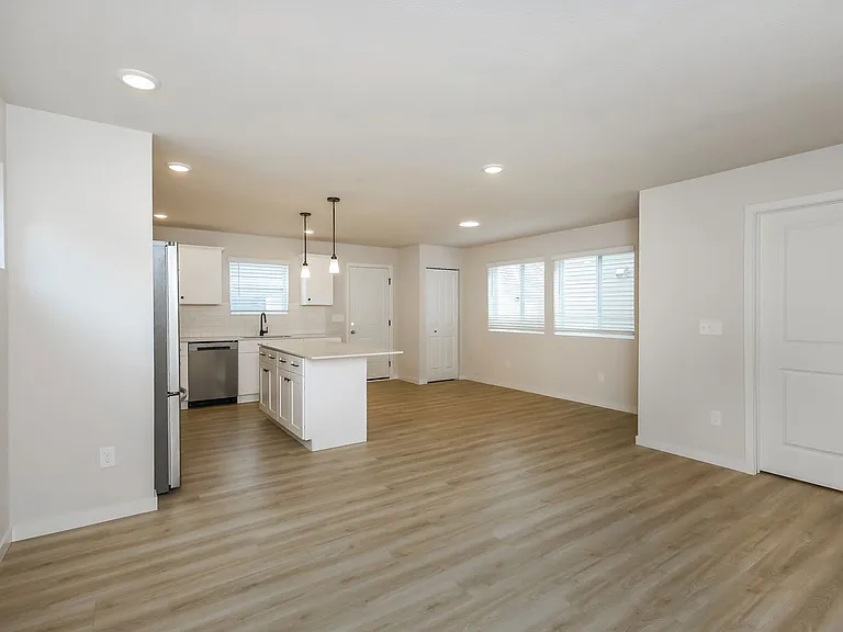 1835 Kingfisher Cir — Photo 10