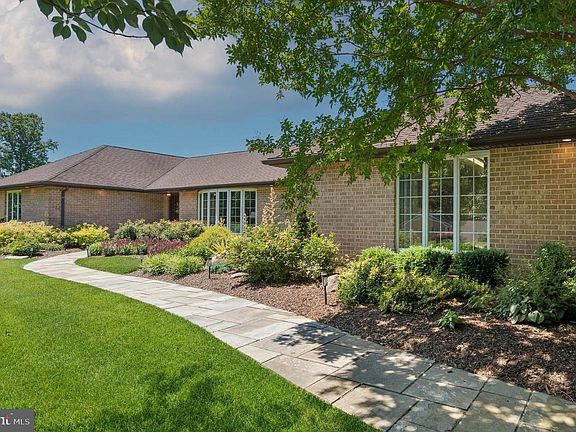 3rd image of 4037 Holly Knoll Dr