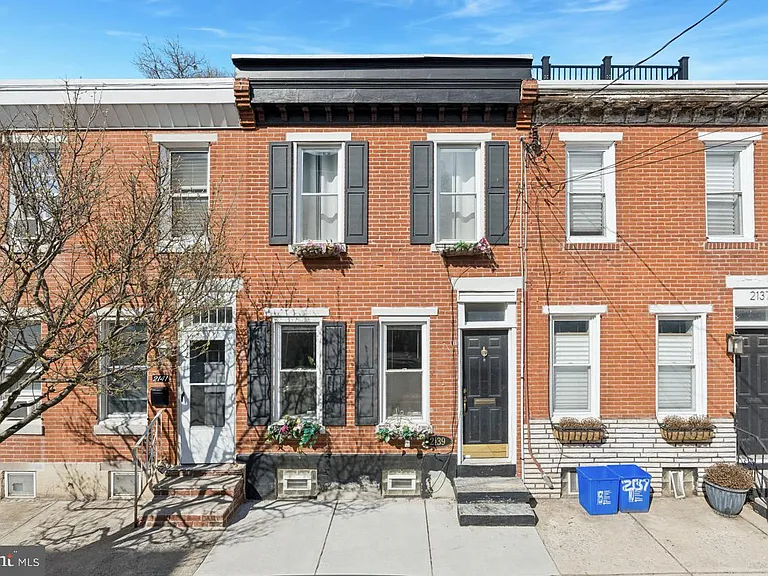 2139 Montrose St — Photo 24