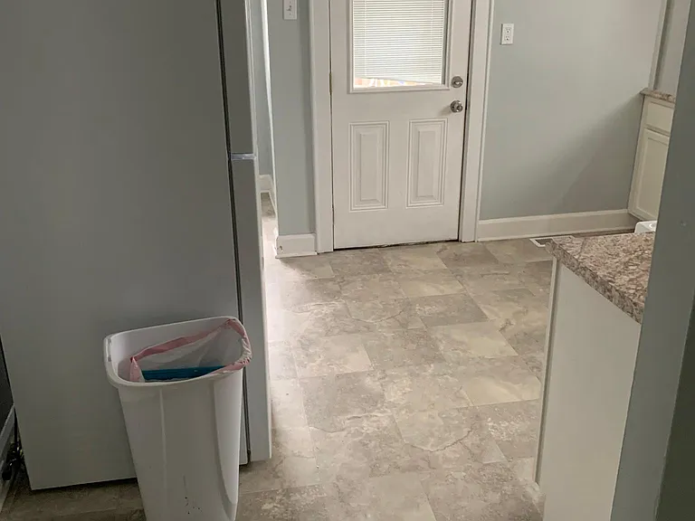 2631 Elmwood St — Photo 10