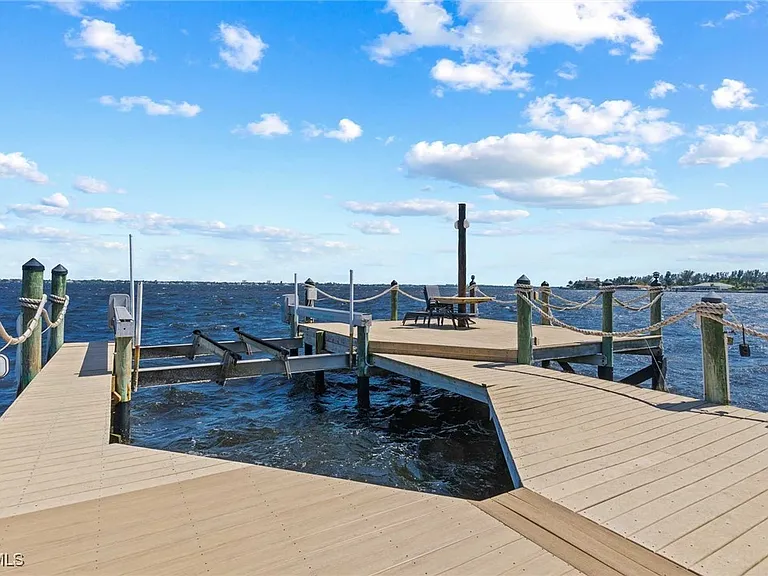 252 Bayshore Dr — Photo 21