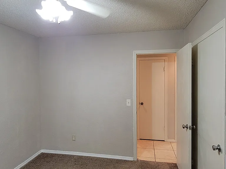 2908 Kathy Ln — Photo 5