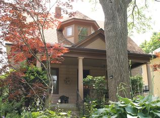 2409 E Stratford Ct, Shorewood, WI 53211