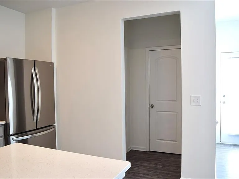 541 Ruths Dr — Photo 14