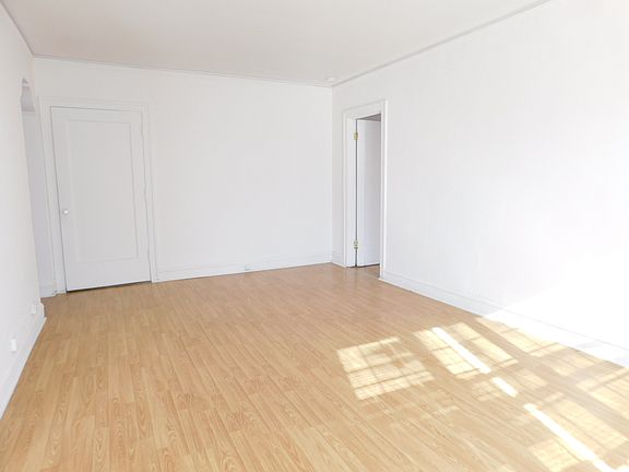 3rd image of 1570 Oak Ave APT 501