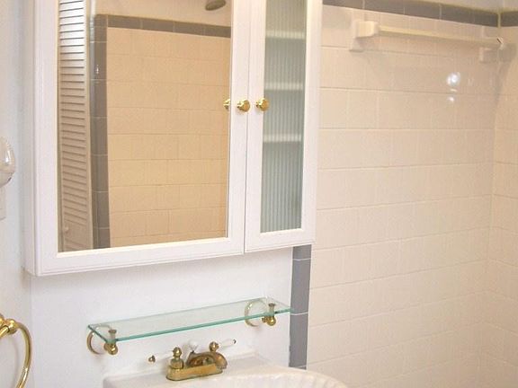 5th image of 4 N Robinson St #B