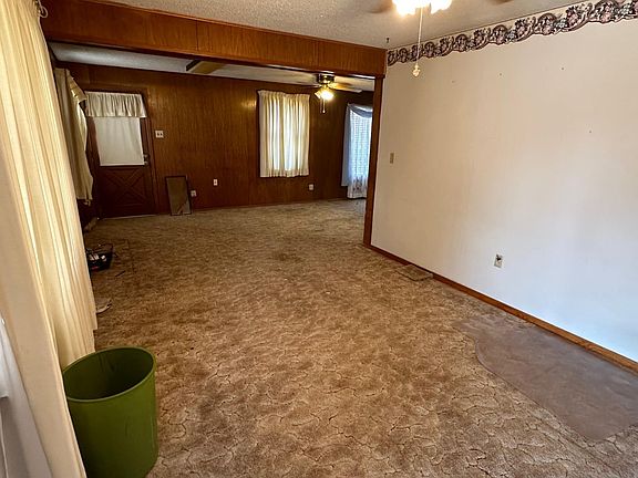 5th image of 901 E Harris St