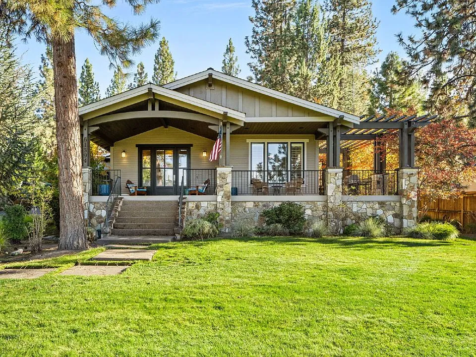 61394 Cultus Lake Ct