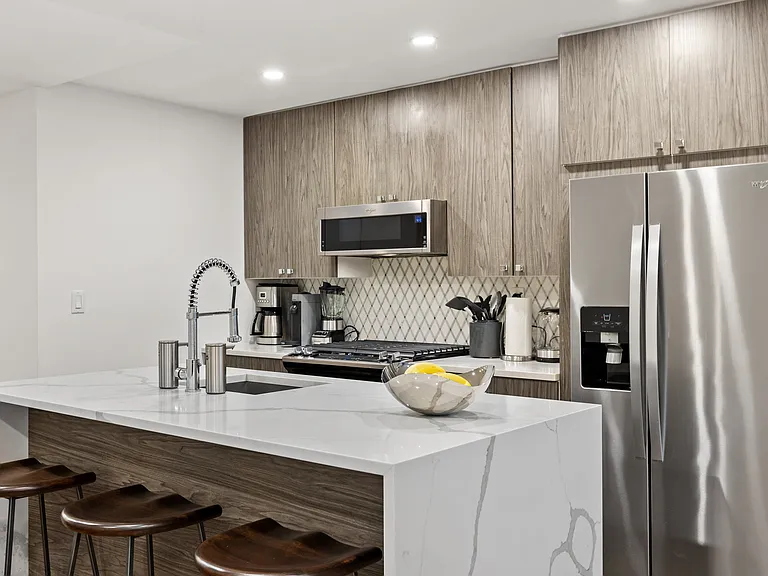 528 W 175th St #1 — Photo 4