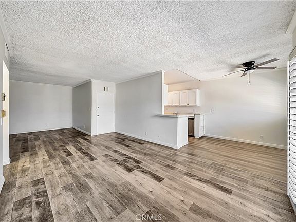 2nd image of 5349 Newcastle Ave APT 56