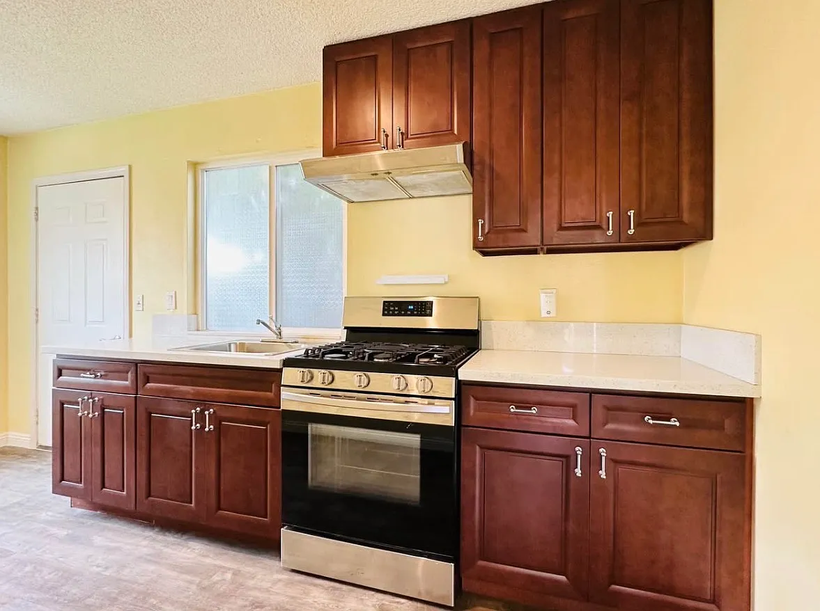 Studio, 350 sqft, $1,650 — Photo 2