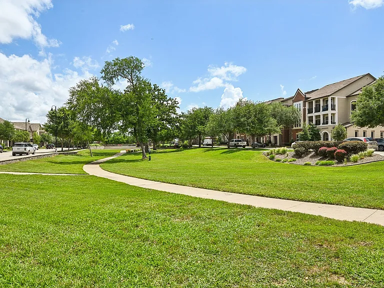 Park Central at Flower Mound — Photo 43