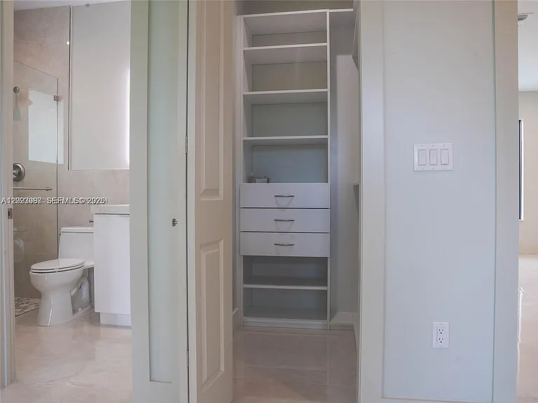 8410 SW 65th Ave — Photo 32
