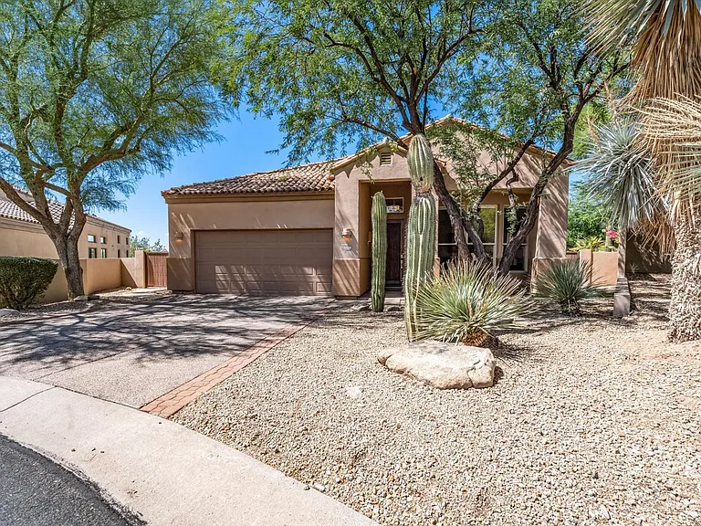 13610 E Laurel Ln — Photo 1