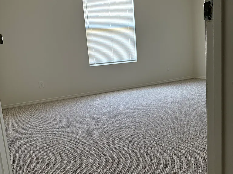 1473 W Allen St — Photo 18