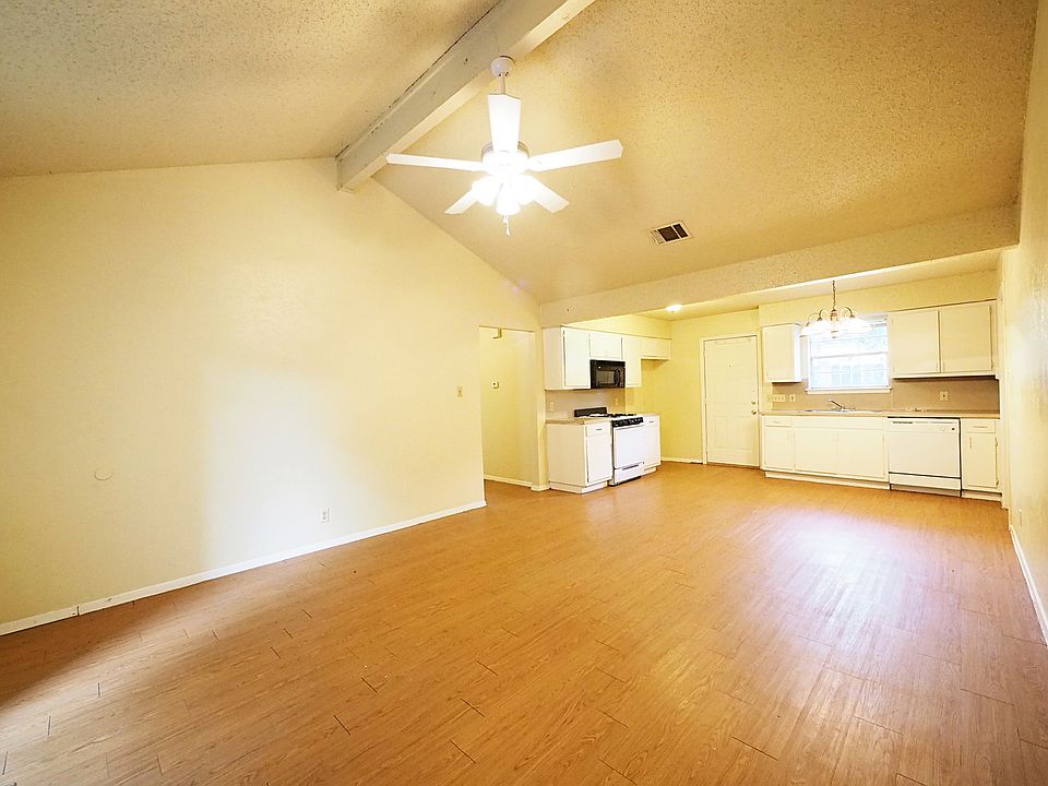 1st image of 1206 Westcott Dr #A