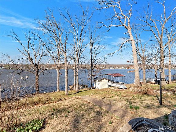 3rd image of 747 Squaw Rd