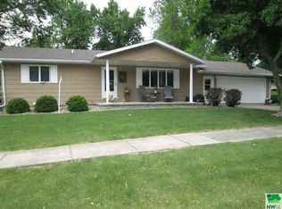 1410 Oak St, Sheldon, IA 51201