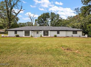 19 Nelson Cir, Jackson, MS 39212