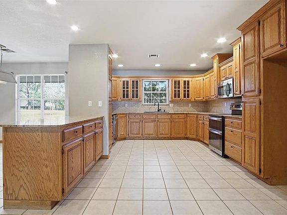 3rd image of 224 S Hoppy Rd