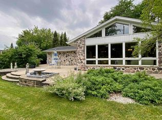 W156N8116 Pilgrim Rd, Menomonee Falls, WI 53051