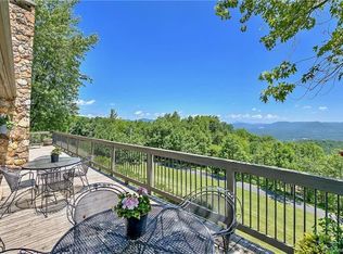 905 Rich Knob Rd, Little Switzerland, NC 28749