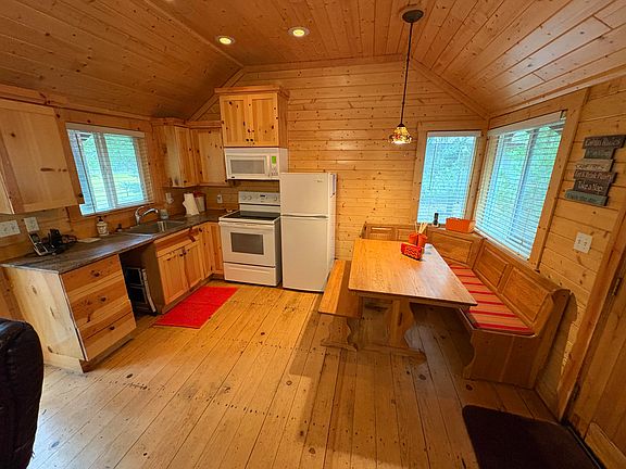 3rd image of 57884 Eshom Valley Drive