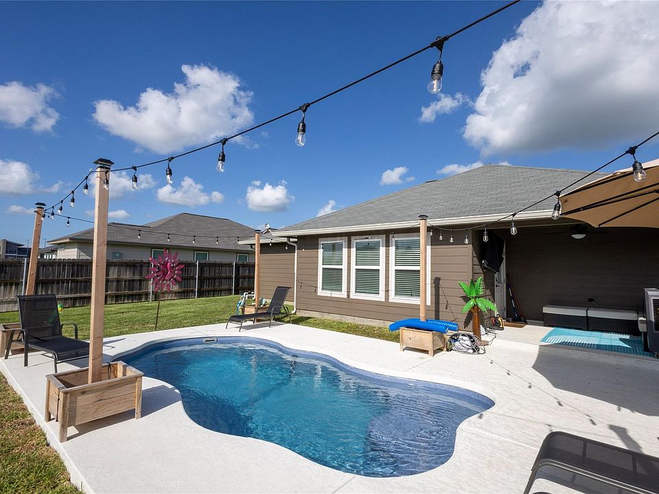 1st image of 202 Quarry Ln