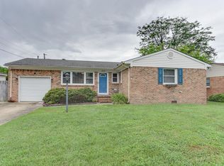 805 Ray Pl, Virginia Beach, VA 23454