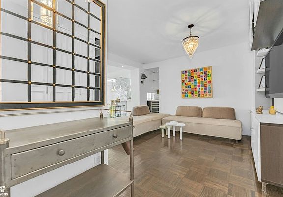 5th image of 300 E 40th St APT 31C