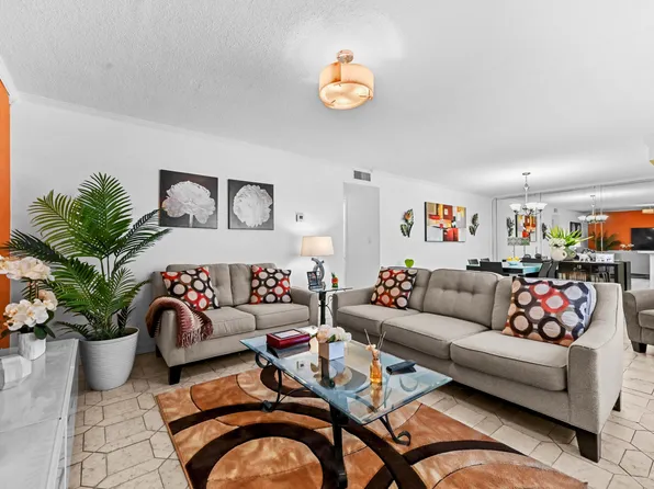 200 NE 12th Avenue #3a, Hallandale Beach, FL 33009