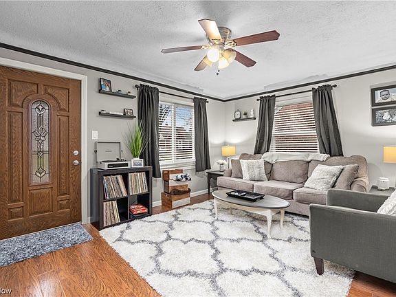 5th image of 9315 Orchard Ave