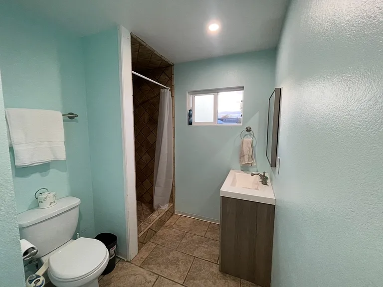 16462 Rayen St — Photo 6