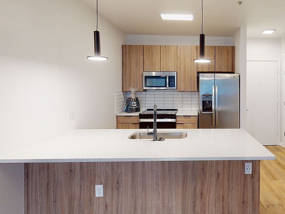 1st image of 3210 Esperanza Xing #2-5354