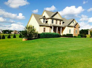 91 Hunters Overlook Dr, Senoia, GA 30276