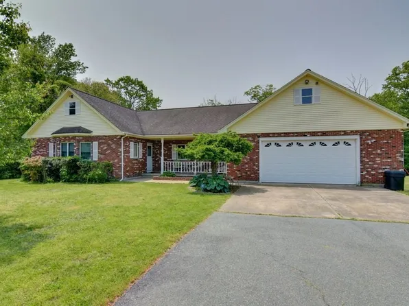 479 Plymouth St, Holbrook, MA 02343