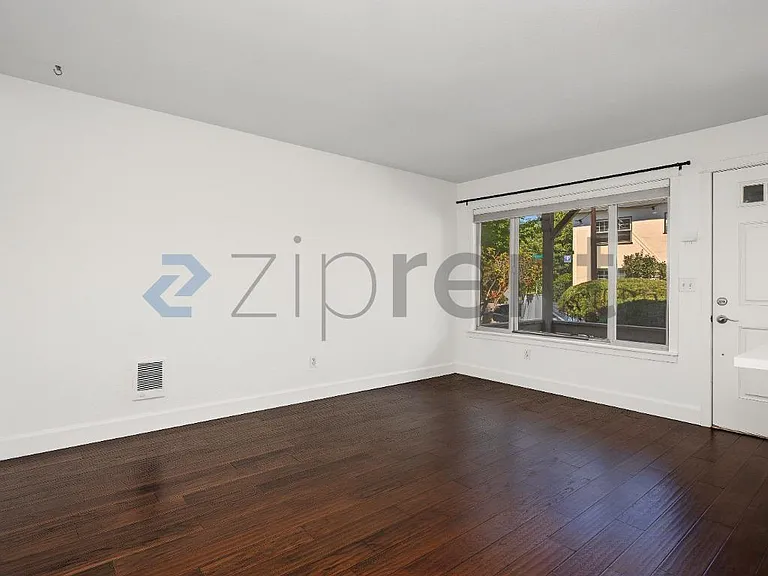 2478 NW Savier St #5 — Photo 7