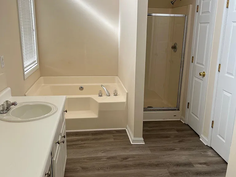 3277 Crossfield Ln — Photo 3