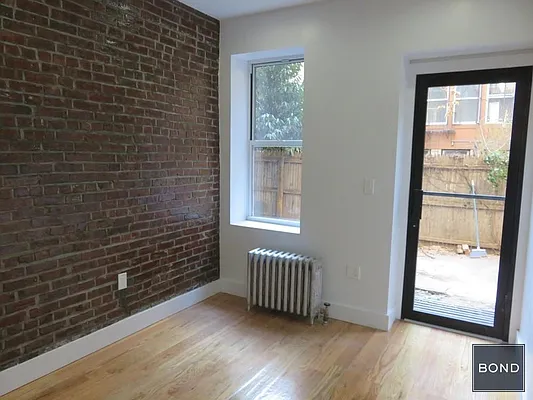 Rented by Bond New York | media 89