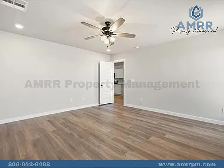 2304 Abbeville Ave — Photo 6