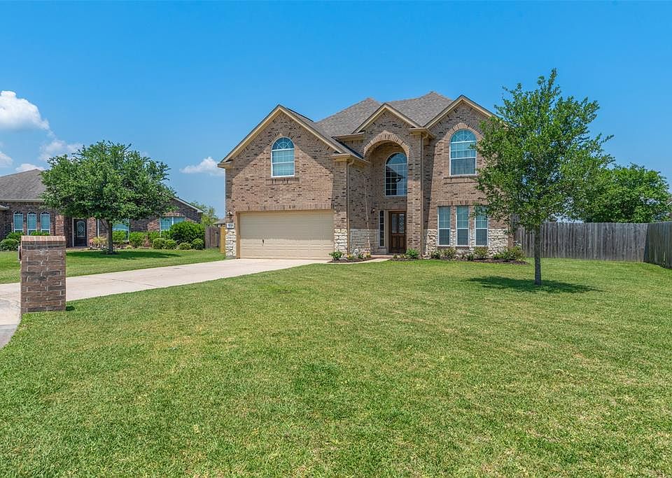 1st image of 9714 Crestwood Dr
