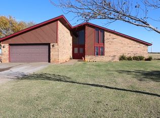 10628 N 2410th Rd, Weatherford, OK 73096