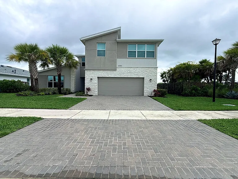 10710 SW Hensley St — Photo 1