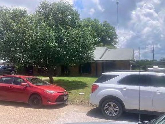 3rd image of 1410 Lorene Ln