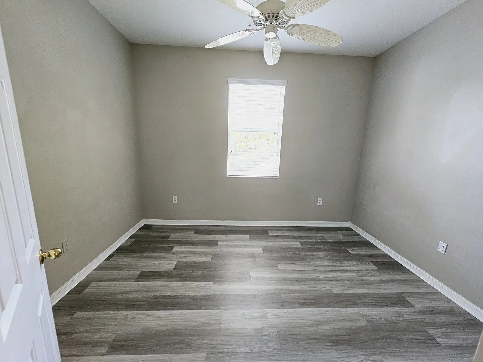 3 bed, 2.0 bath, 1562 sqft, $2,095 — Photo 3