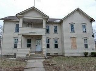 352 Prairie St, Elgin, IL 60120