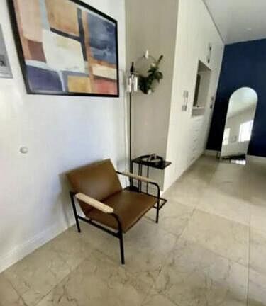5th image of 408 SE 12th Ct #3B