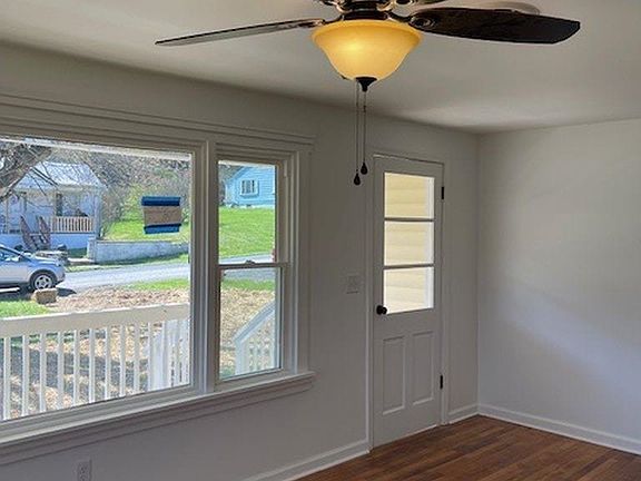 5th image of 336 W Railroad Ave