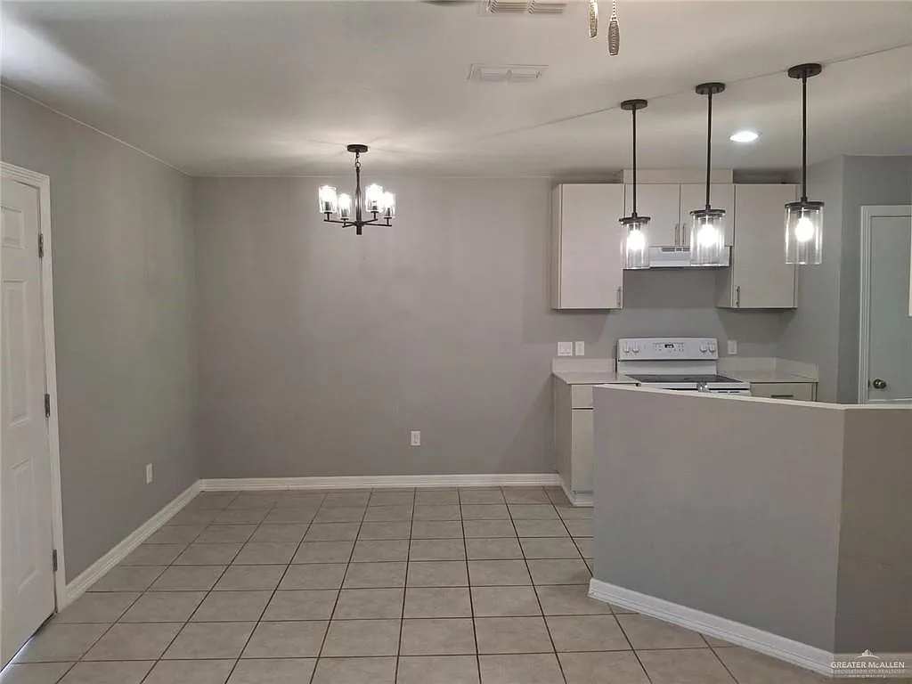 2 bed, 2.0 bath, 830 sqft, $1,100 — Photo 3